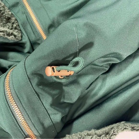 Summersalt The High Pile Full-Zip Sherpa Jacket Green - Picture 6 of 10